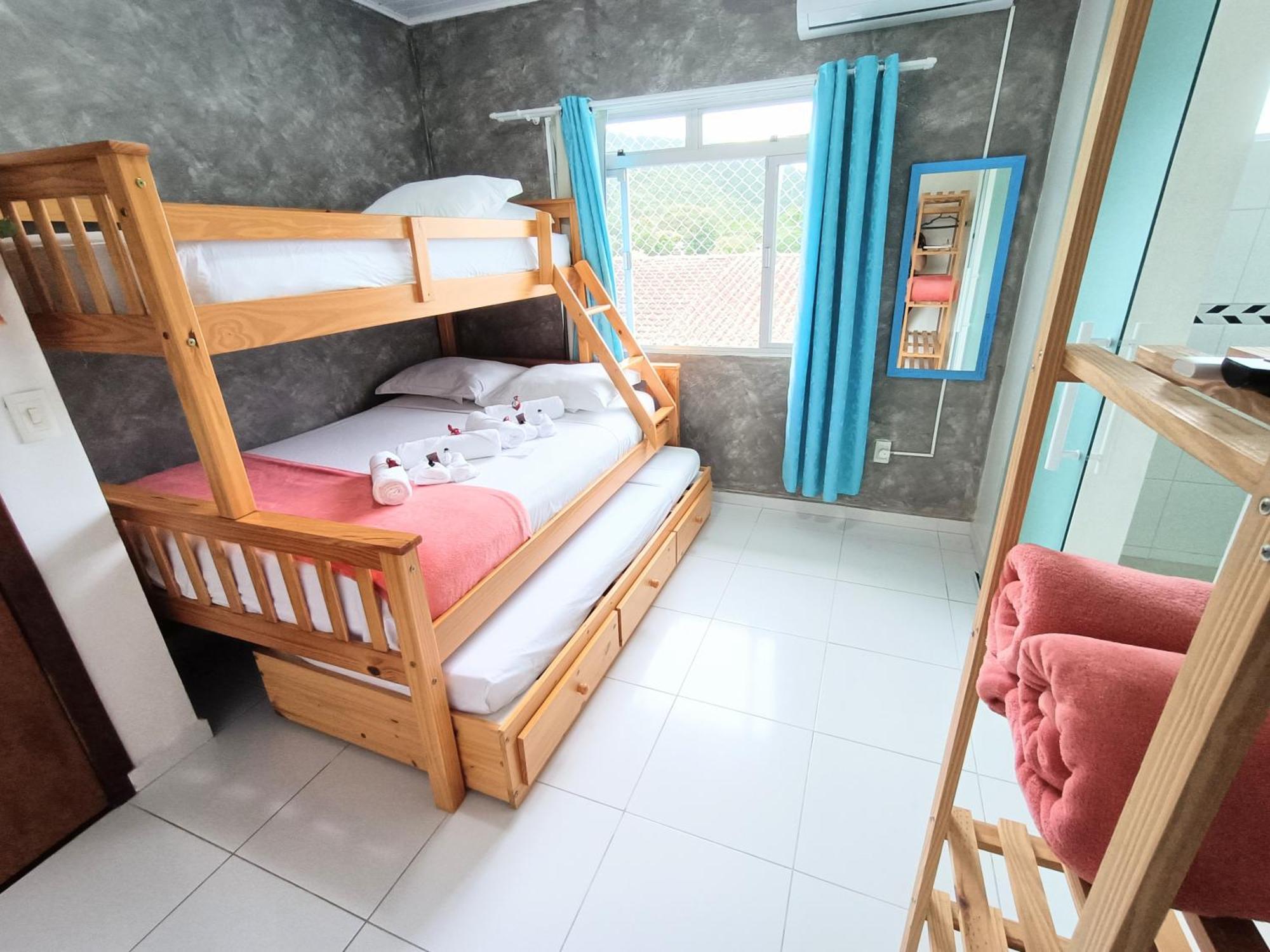 Hostel Casa Da Vo Rosa Governador Celso Ramos Εξωτερικό φωτογραφία